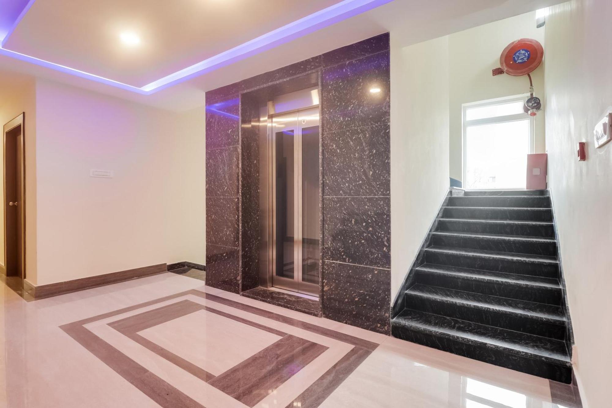 Hotel Townhouse Dj Grand Tirupati Exteriér fotografie