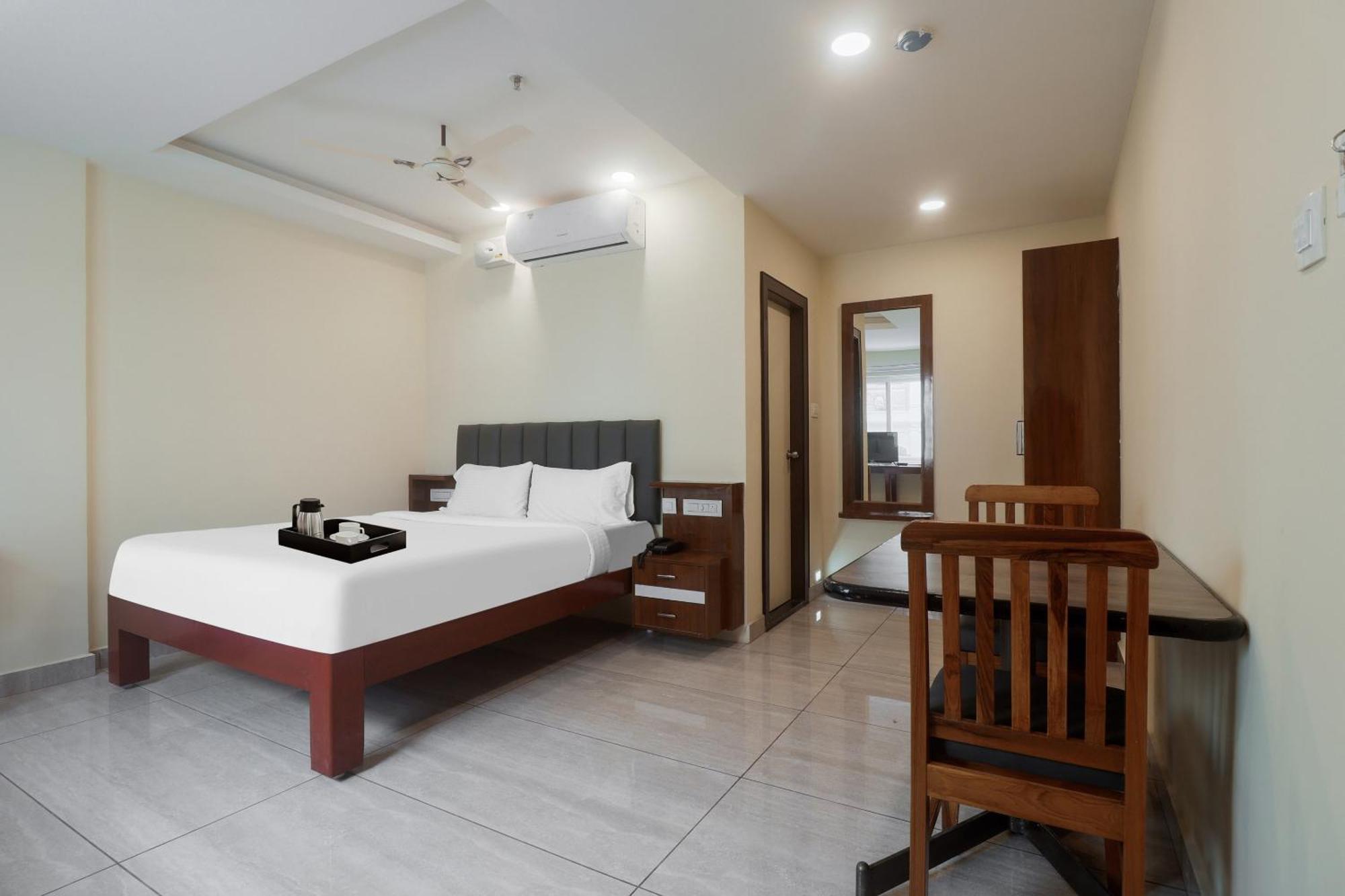 Hotel Townhouse Dj Grand Tirupati Exteriér fotografie