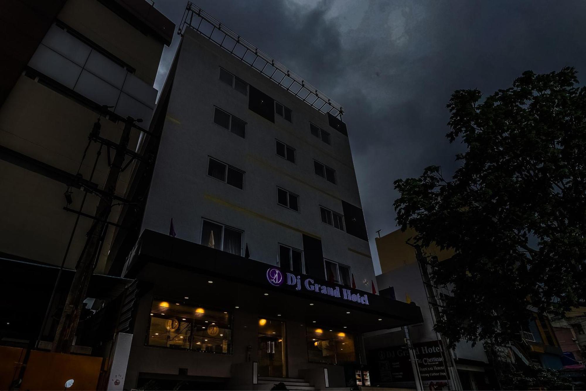 Hotel Townhouse Dj Grand Tirupati Exteriér fotografie