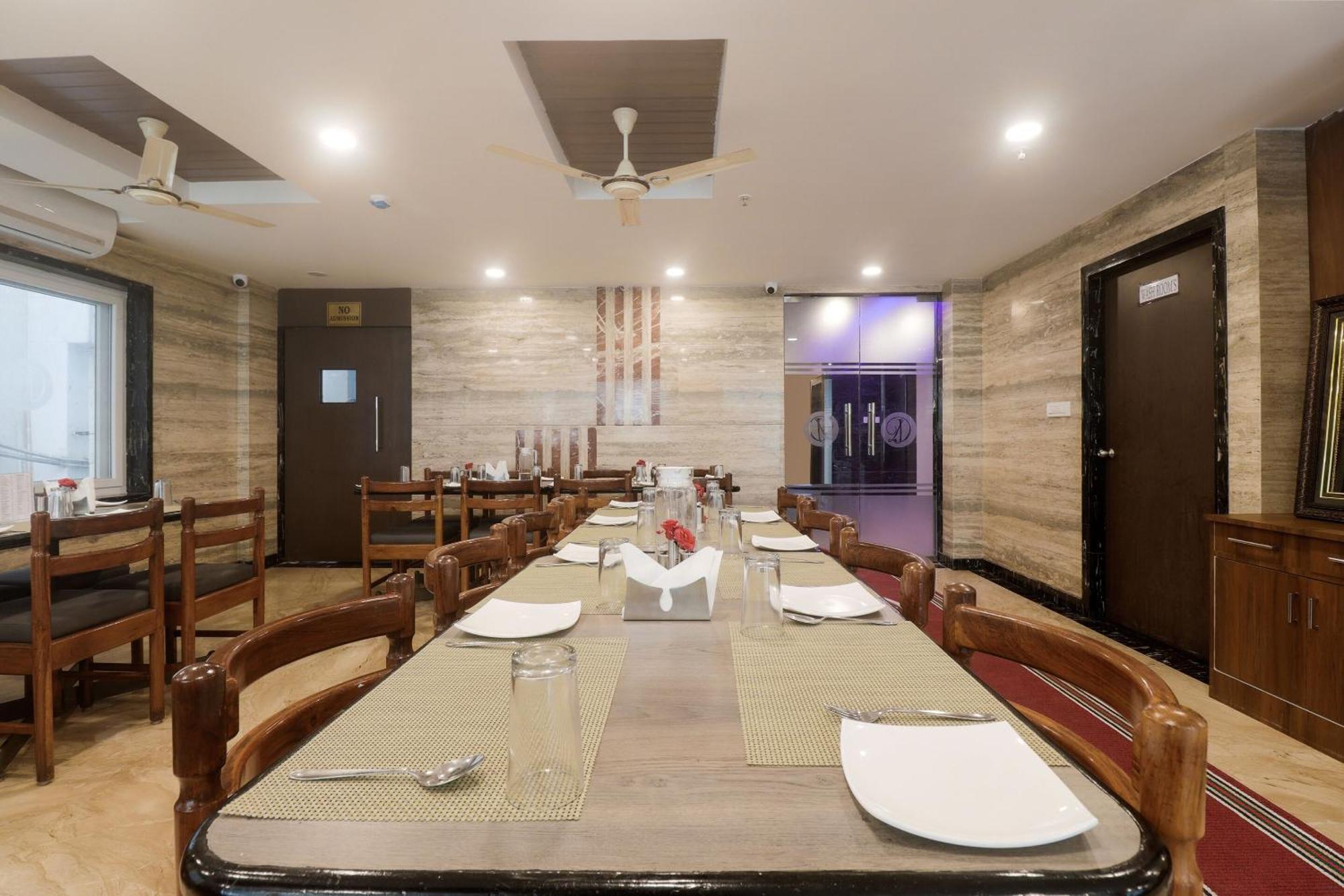 Hotel Townhouse Dj Grand Tirupati Exteriér fotografie